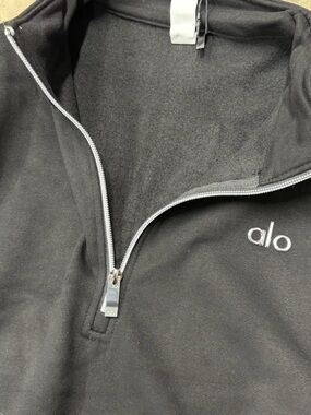 ALO Yoga Men’s Black Half-Zip Sweater